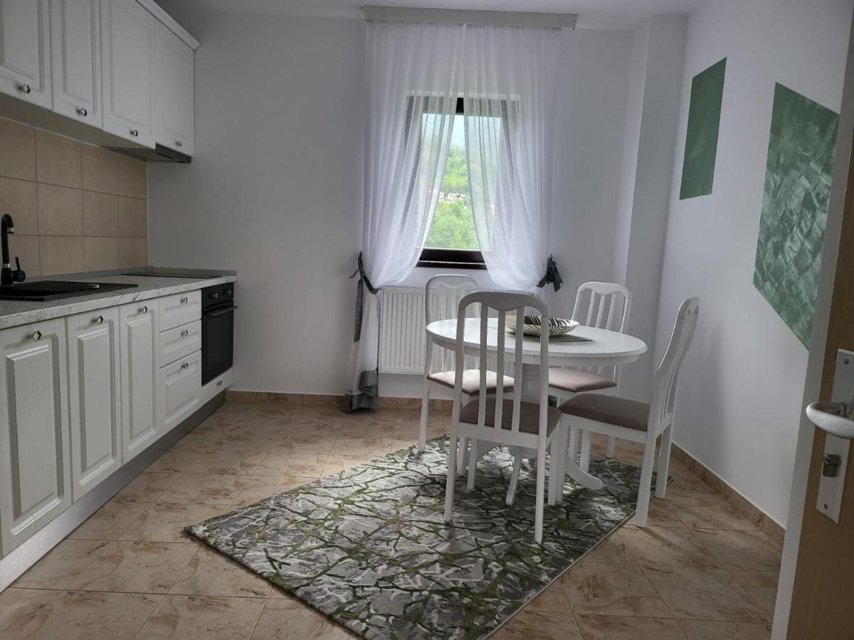 Bibis Apartments Nehoiu Eksteriør bilde